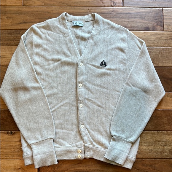Vintage Other - Vtg Izod crested cardigan sweater